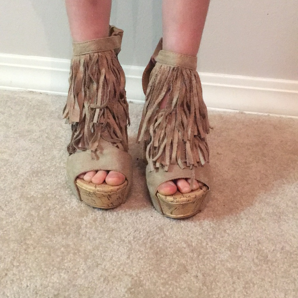 Fringed high heels